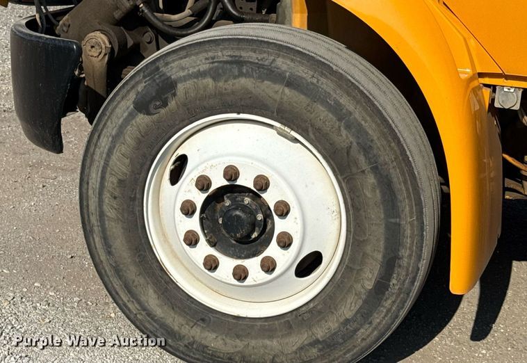 image for item EN8253 2011 International Durastar digger derrick truck