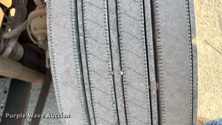 image for item EN8253 2011 International Durastar digger derrick truck