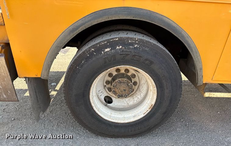 image for item EN8253 2011 International Durastar digger derrick truck