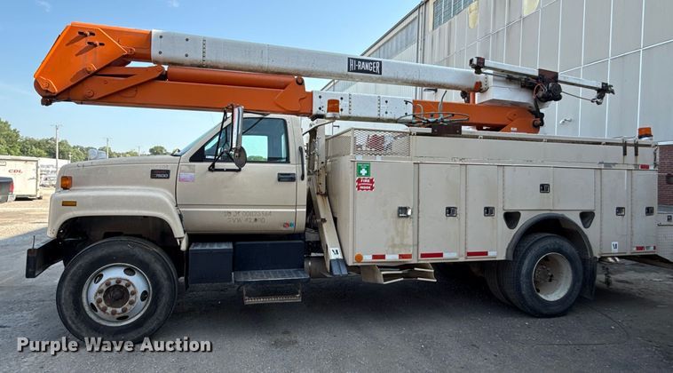 image for item EN8254 2000 GMC C7500 bucket truck