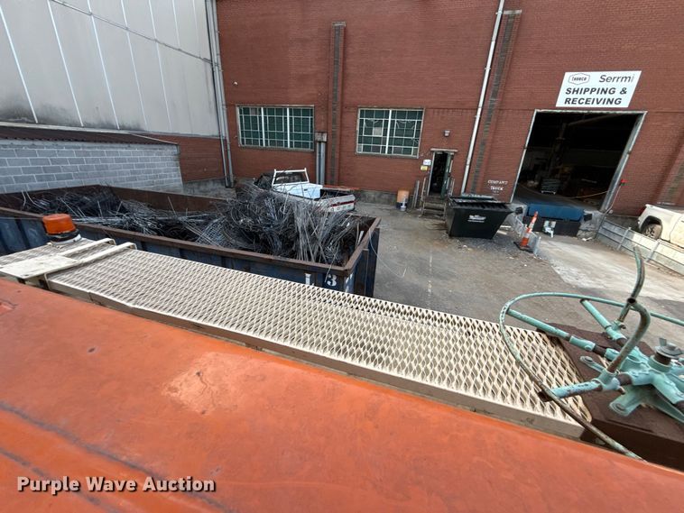 image for item EN8254 2000 GMC C7500 bucket truck