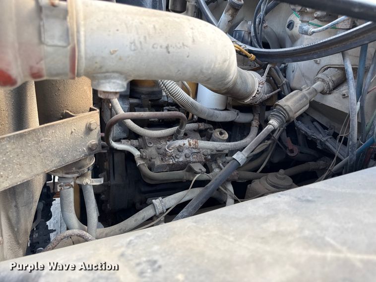 image for item EN8254 2000 GMC C7500 bucket truck