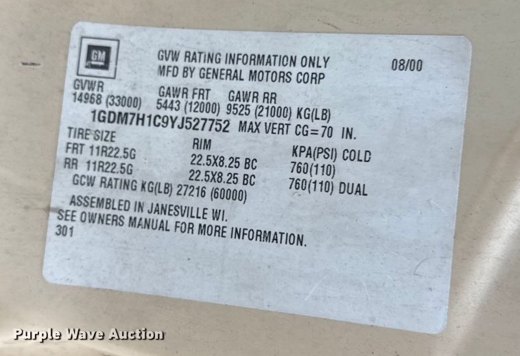 image for item EN8254 2000 GMC C7500 bucket truck