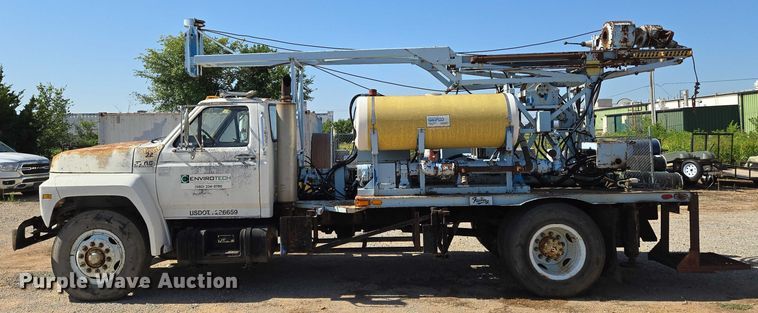 image for item EN8295 1991 Ford F700 drilling rig truck
