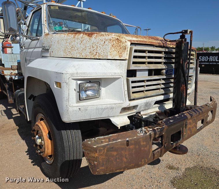 image for item EN8295 1991 Ford F700 drilling rig truck