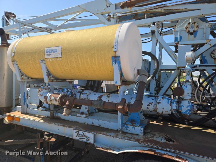 image for item EN8295 1991 Ford F700 drilling rig truck