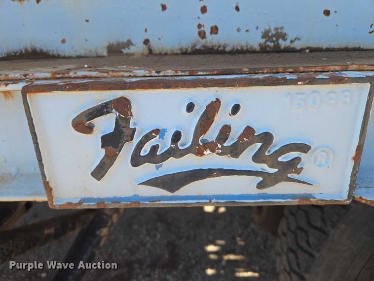 image for item EN8295 1991 Ford F700 drilling rig truck