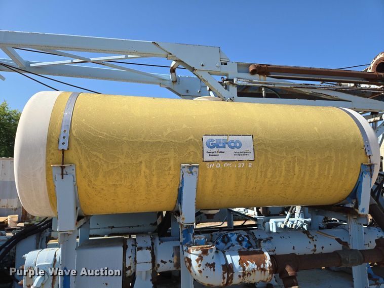 image for item EN8295 1991 Ford F700 drilling rig truck