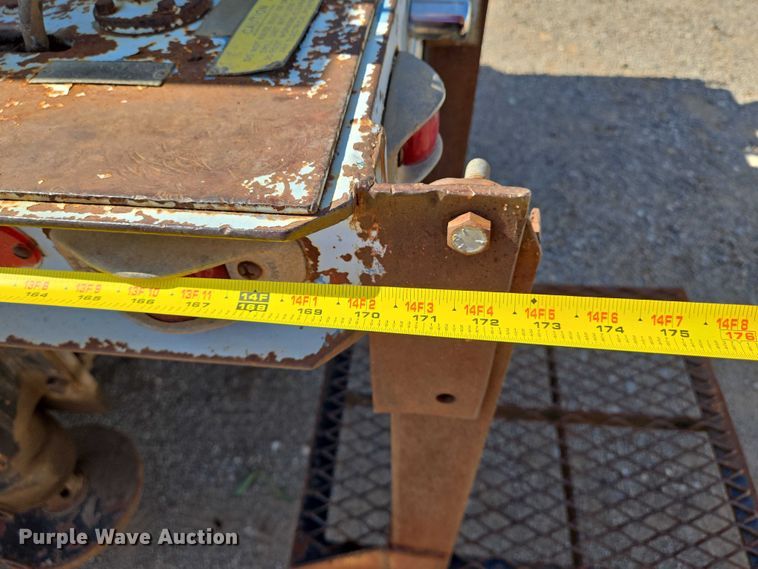 image for item EN8295 1991 Ford F700 drilling rig truck