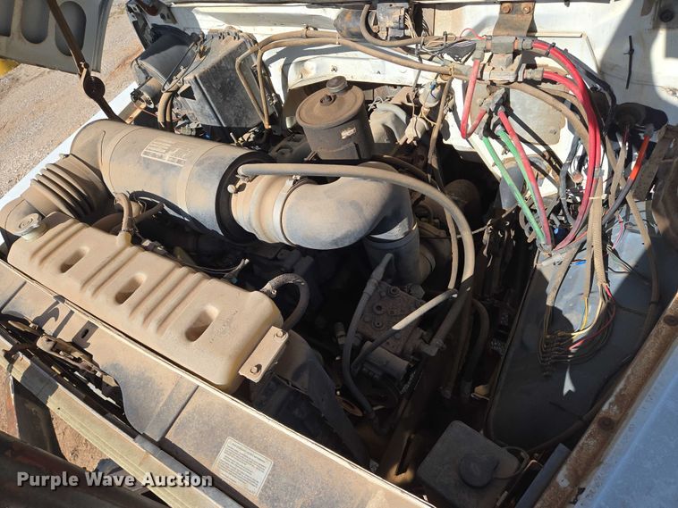 image for item EN8295 1991 Ford F700 drilling rig truck