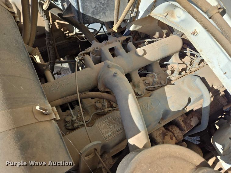 image for item EN8295 1991 Ford F700 drilling rig truck