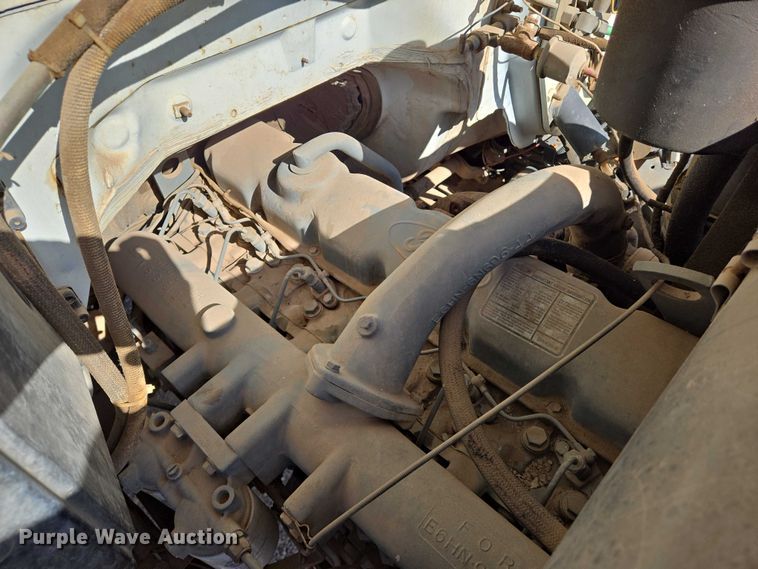 image for item EN8295 1991 Ford F700 drilling rig truck