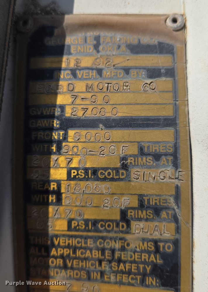 image for item EN8295 1991 Ford F700 drilling rig truck