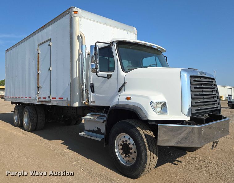 image for item EN8336 2014 Freightliner 108SD box truck