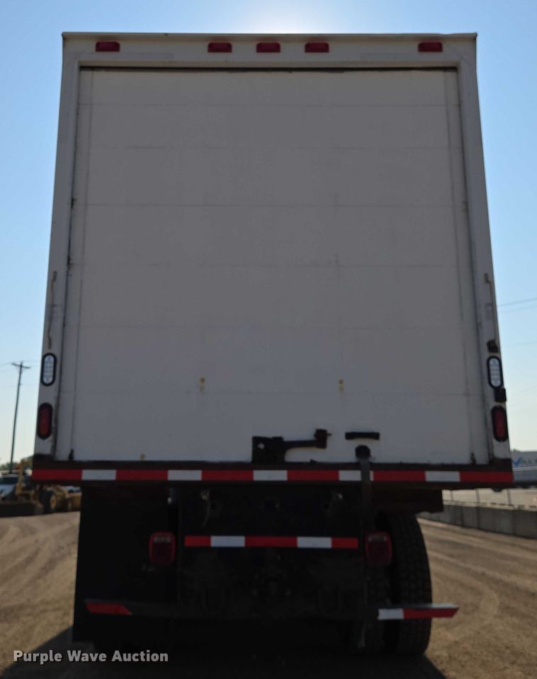 image for item EN8336 2014 Freightliner 108SD box truck