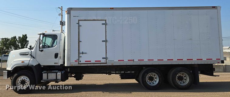 image for item EN8336 2014 Freightliner 108SD box truck