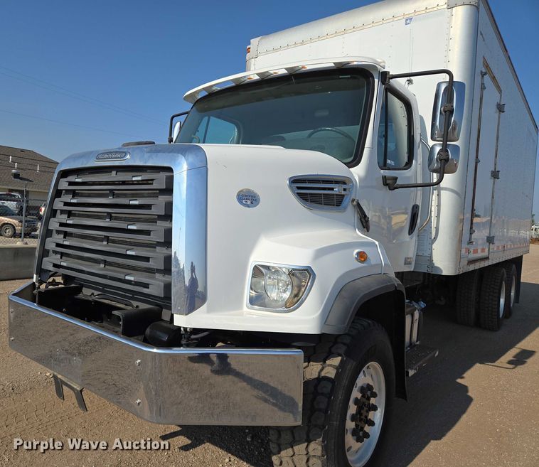 image for item EN8336 2014 Freightliner 108SD box truck