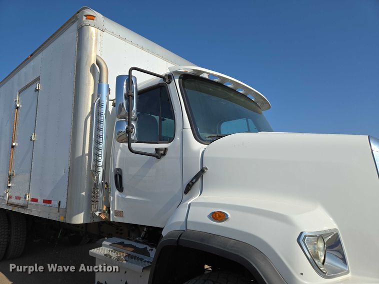 image for item EN8336 2014 Freightliner 108SD box truck