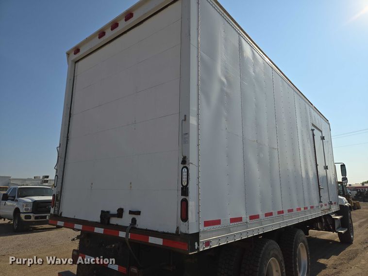 image for item EN8336 2014 Freightliner 108SD box truck