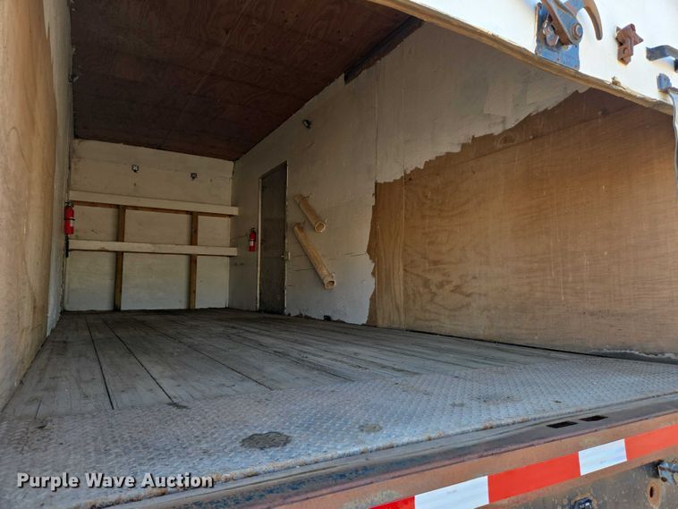 image for item EN8336 2014 Freightliner 108SD box truck