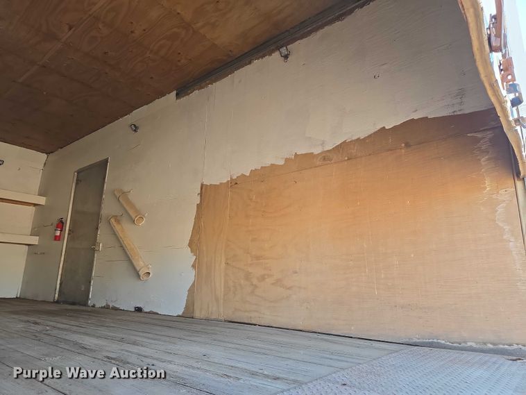 image for item EN8336 2014 Freightliner 108SD box truck