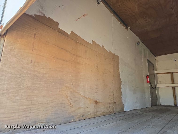 image for item EN8336 2014 Freightliner 108SD box truck