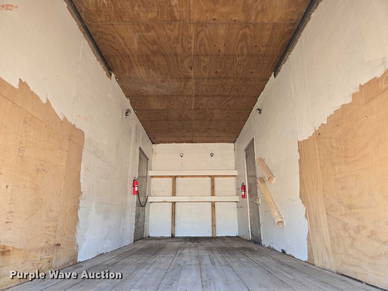 image for item EN8336 2014 Freightliner 108SD box truck