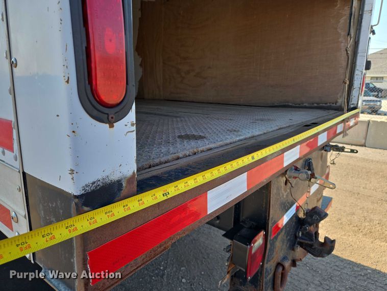 image for item EN8336 2014 Freightliner 108SD box truck