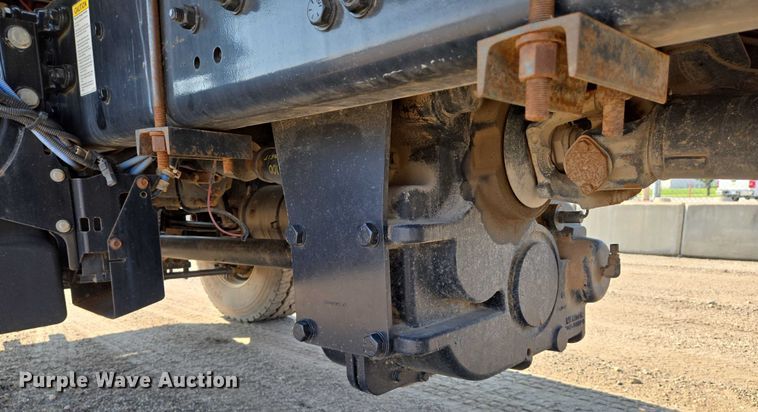 image for item EN8336 2014 Freightliner 108SD box truck