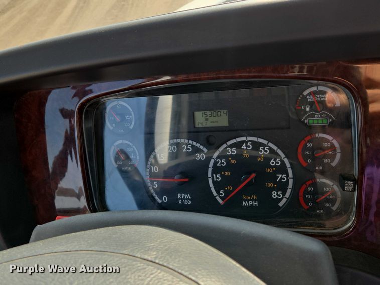 image for item EN8336 2014 Freightliner 108SD box truck