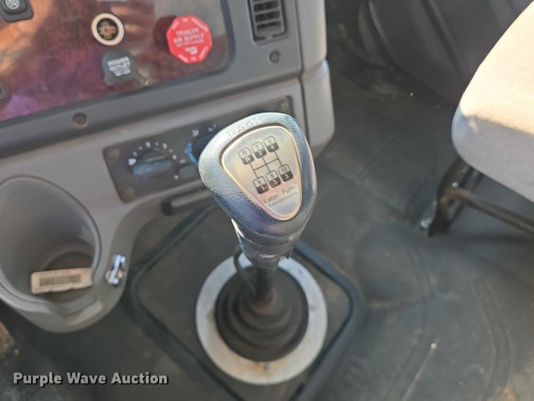 image for item EN8336 2014 Freightliner 108SD box truck