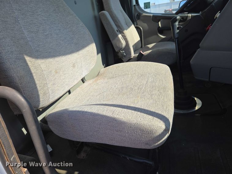 image for item EN8336 2014 Freightliner 108SD box truck