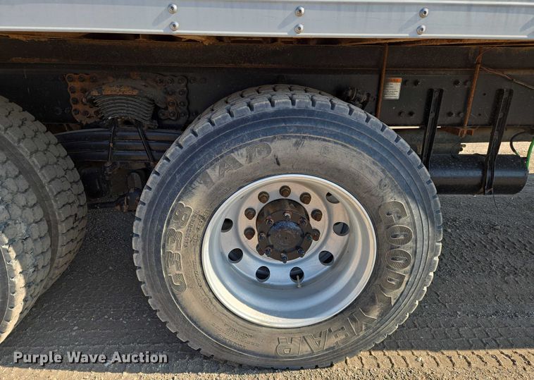 image for item EN8336 2014 Freightliner 108SD box truck