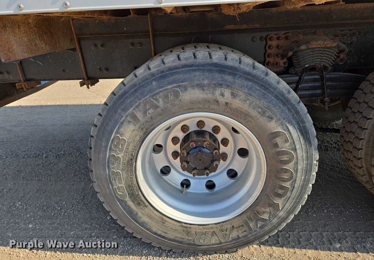 image for item EN8336 2014 Freightliner 108SD box truck