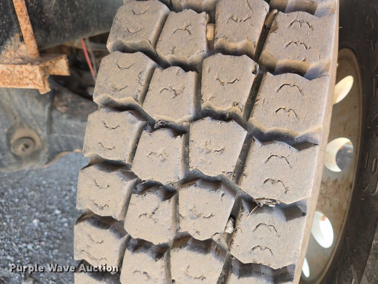 image for item EN8336 2014 Freightliner 108SD box truck