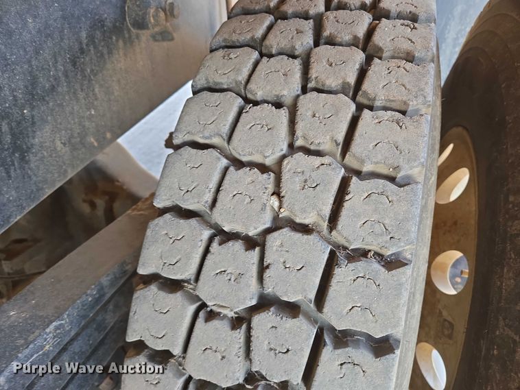 image for item EN8336 2014 Freightliner 108SD box truck