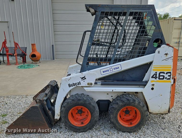 image for item EN8472 2001 Bobcat 463 skid steer loader