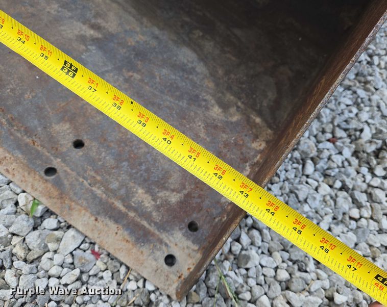 image for item EN8472 2001 Bobcat 463 skid steer loader