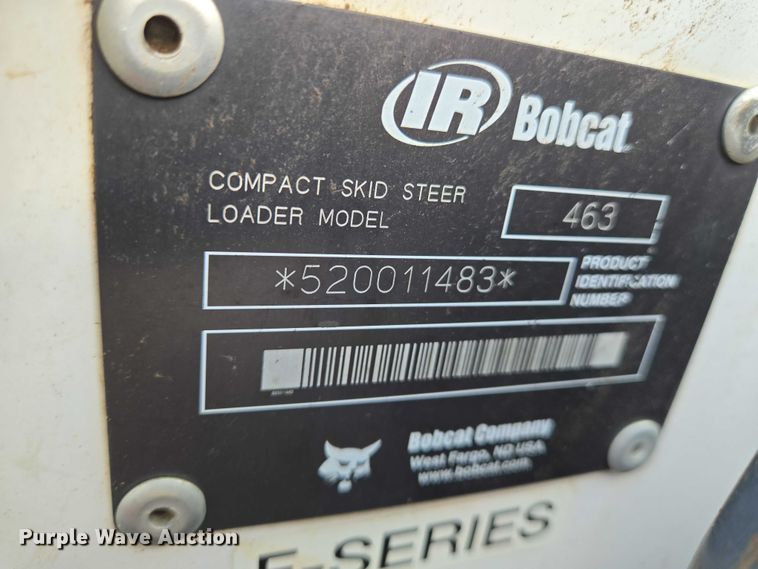 image for item EN8472 2001 Bobcat 463 skid steer loader
