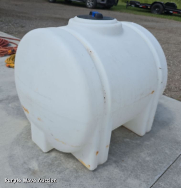 image for item EO1609 Poly tank