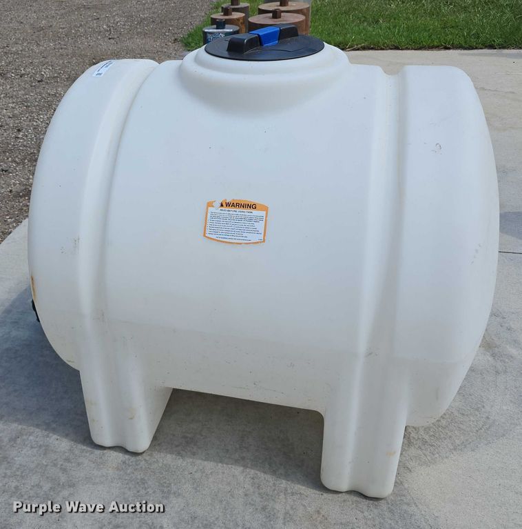 image for item EO1609 Poly tank