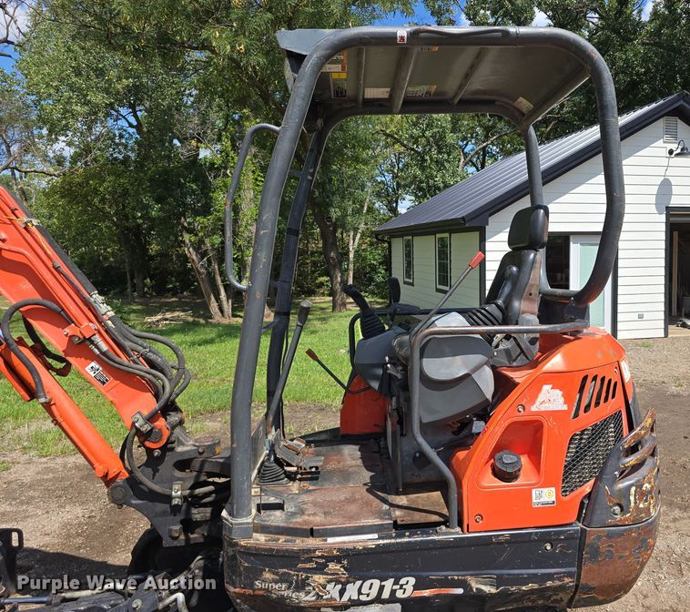 image for item EO1613 2013 Kubota KX91-3S mini excavator