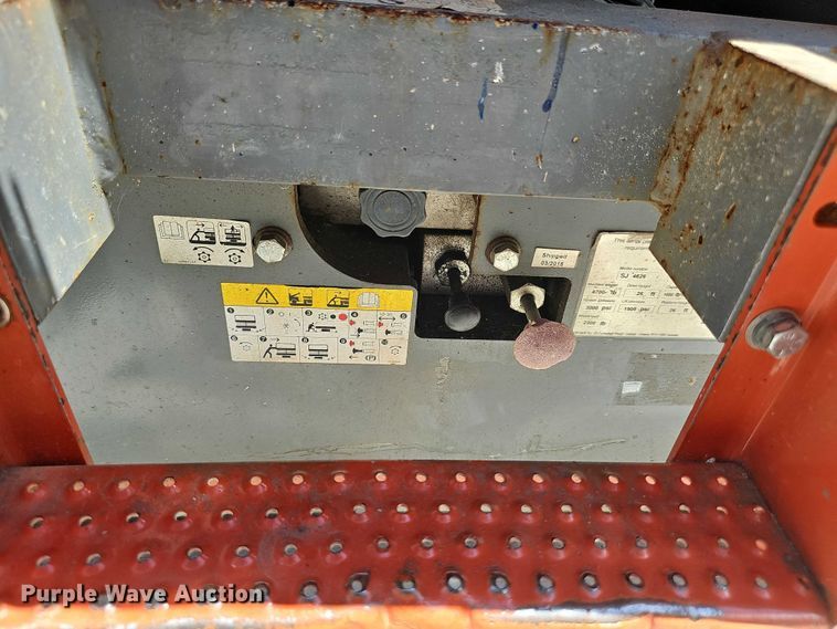 image for item EO1614 2015 SkyJack  SJIII 4626 scissor lift