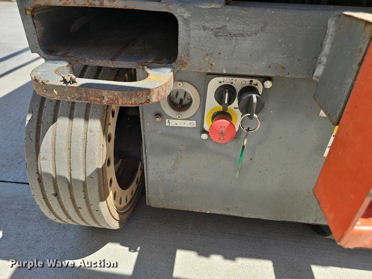 image for item EO1614 2015 SkyJack  SJIII 4626 scissor lift