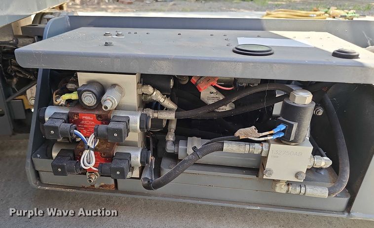 image for item EO1614 2015 SkyJack  SJIII 4626 scissor lift