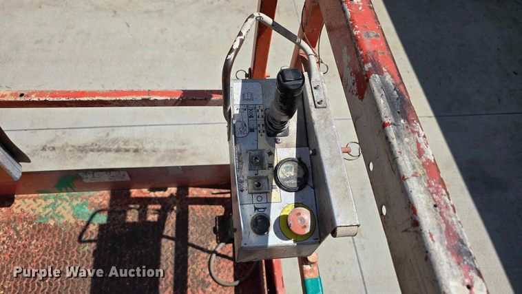 image for item EO1614 2015 SkyJack  SJIII 4626 scissor lift