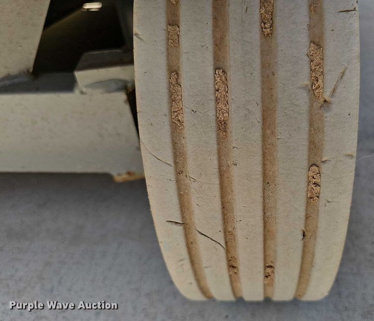 image for item EO1614 2015 SkyJack  SJIII 4626 scissor lift