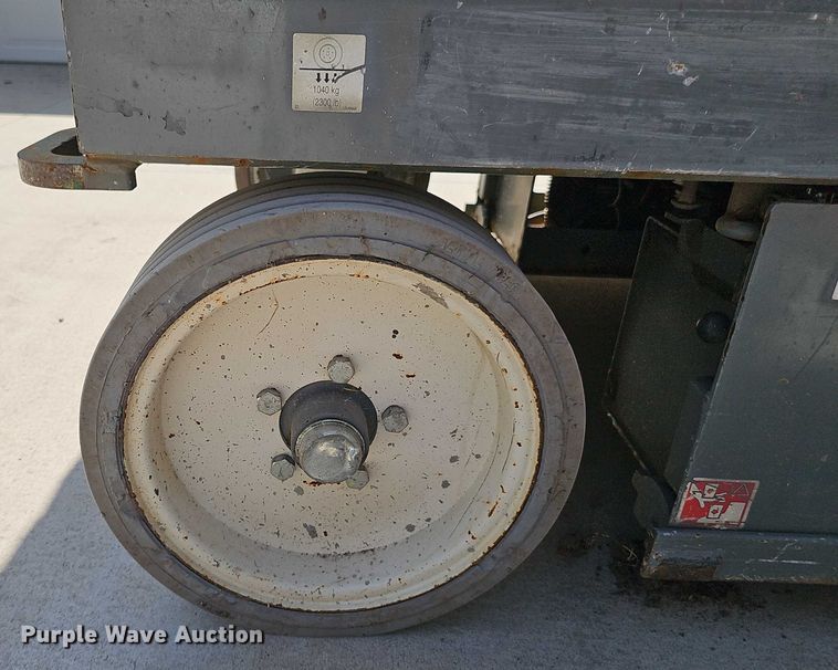 image for item EO1614 2015 SkyJack  SJIII 4626 scissor lift