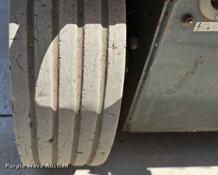 image for item EO1614 2015 SkyJack  SJIII 4626 scissor lift