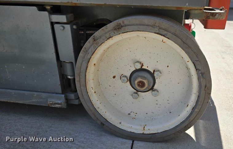 image for item EO1614 2015 SkyJack  SJIII 4626 scissor lift